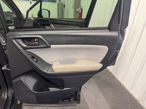Used 2017 Subaru Forester 2.5i Premium w/ Protection Package #1 AWD/4WD image 22