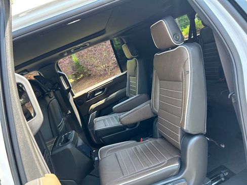 Used 2026 GMC Yukon XL Denali Ultimate AWD/4WD image 44