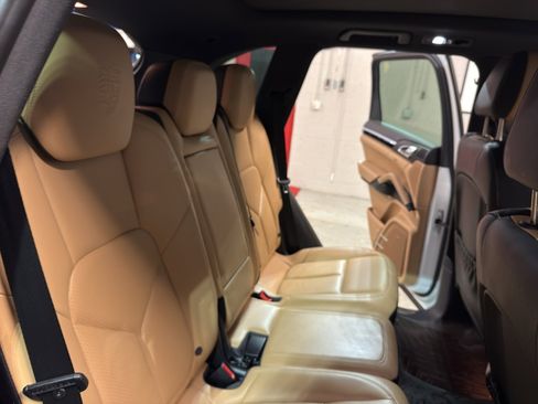 Used 2014 Porsche Cayenne image 27