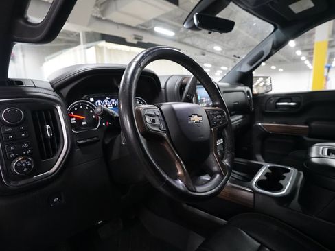 Used 2019 Chevrolet Silverado 1500 High Country w/ Technology Package AWD/4WD image 8