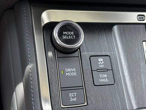 Used 2024 Lexus GX 550 AWD/4WD image 26