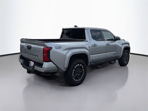 Used 2025 Toyota Tacoma TRD Sport image 7