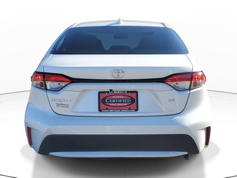 Used 2022 Toyota Corolla LE image 5