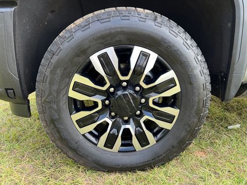 Used 2025 GMC Sierra 2500 Denali Ultimate image 52