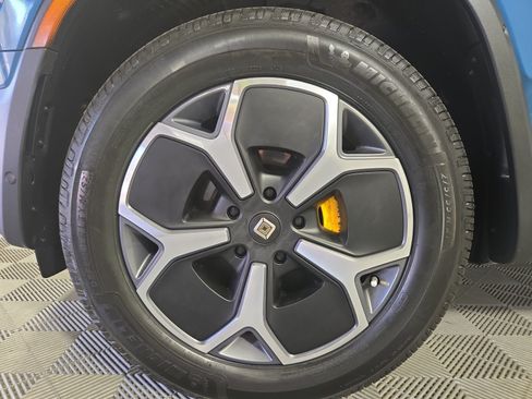 Used 2022 Rivian R1T Adventure AWD/4WD image 9