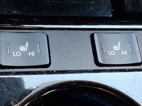 Used 2019 Toyota Prius XLE w/ Advanced Technology Package image 10