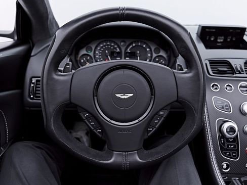 Used 2016 Aston Martin DB9 GT RWD image 63