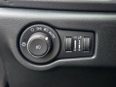 New 2026 Chrysler Pacifica Pinnacle image 23