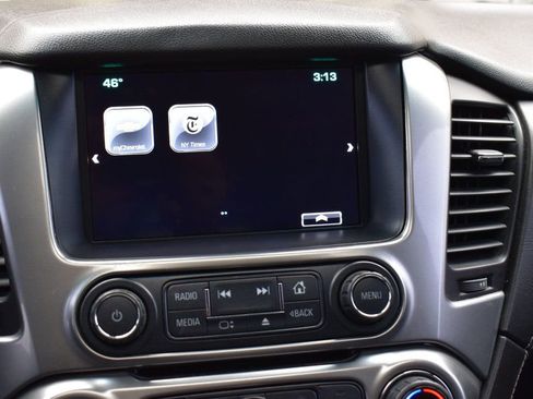 Used 2018 Chevrolet Suburban LT image 38