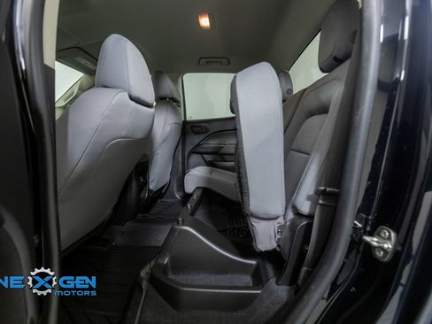 Used 2020 Chevrolet Colorado W/T w/ WT Convenience Package RWD image 28