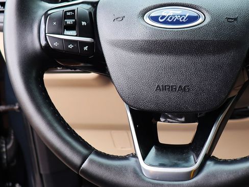 Used 2022 Ford Escape SE w/ Cold Weather Package FWD image 54