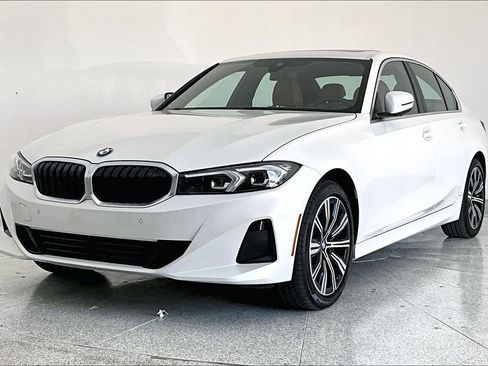 Used 2025 BMW 330i xDrive Sedan w/ Convenience Package AWD/4WD image 5