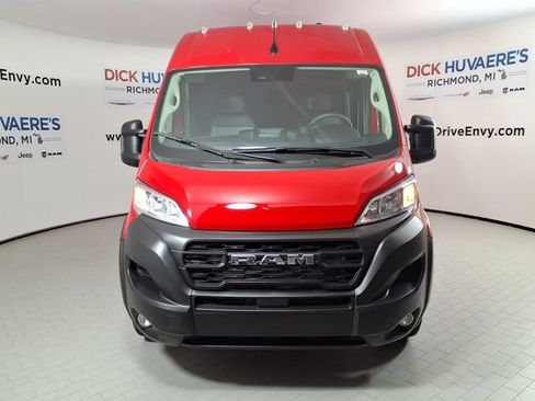 Used 2025 RAM ProMaster 2500 w/ Convenience Group FWD image 2