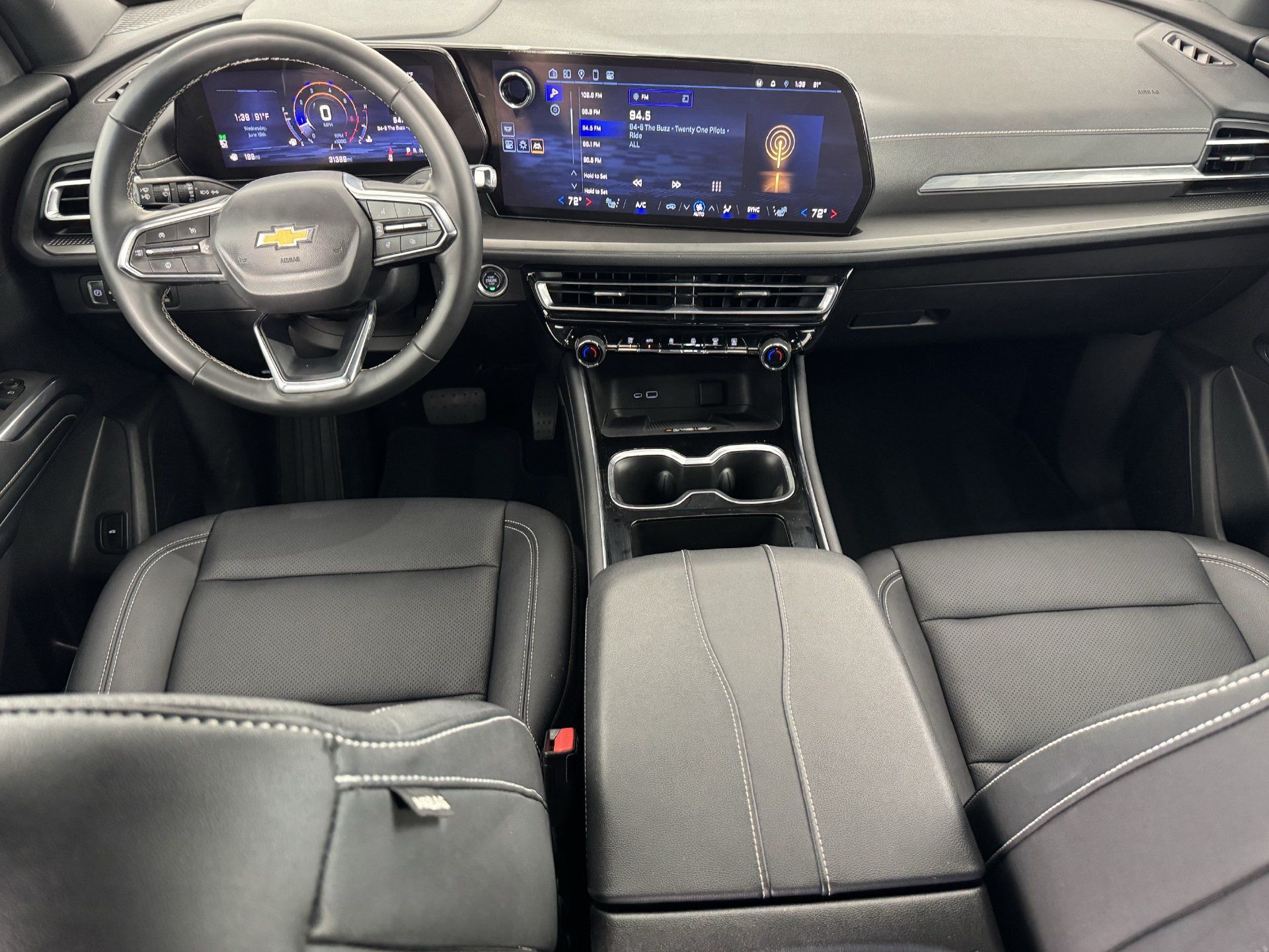 Used 2025 Chevrolet Traverse LT FWD image 22