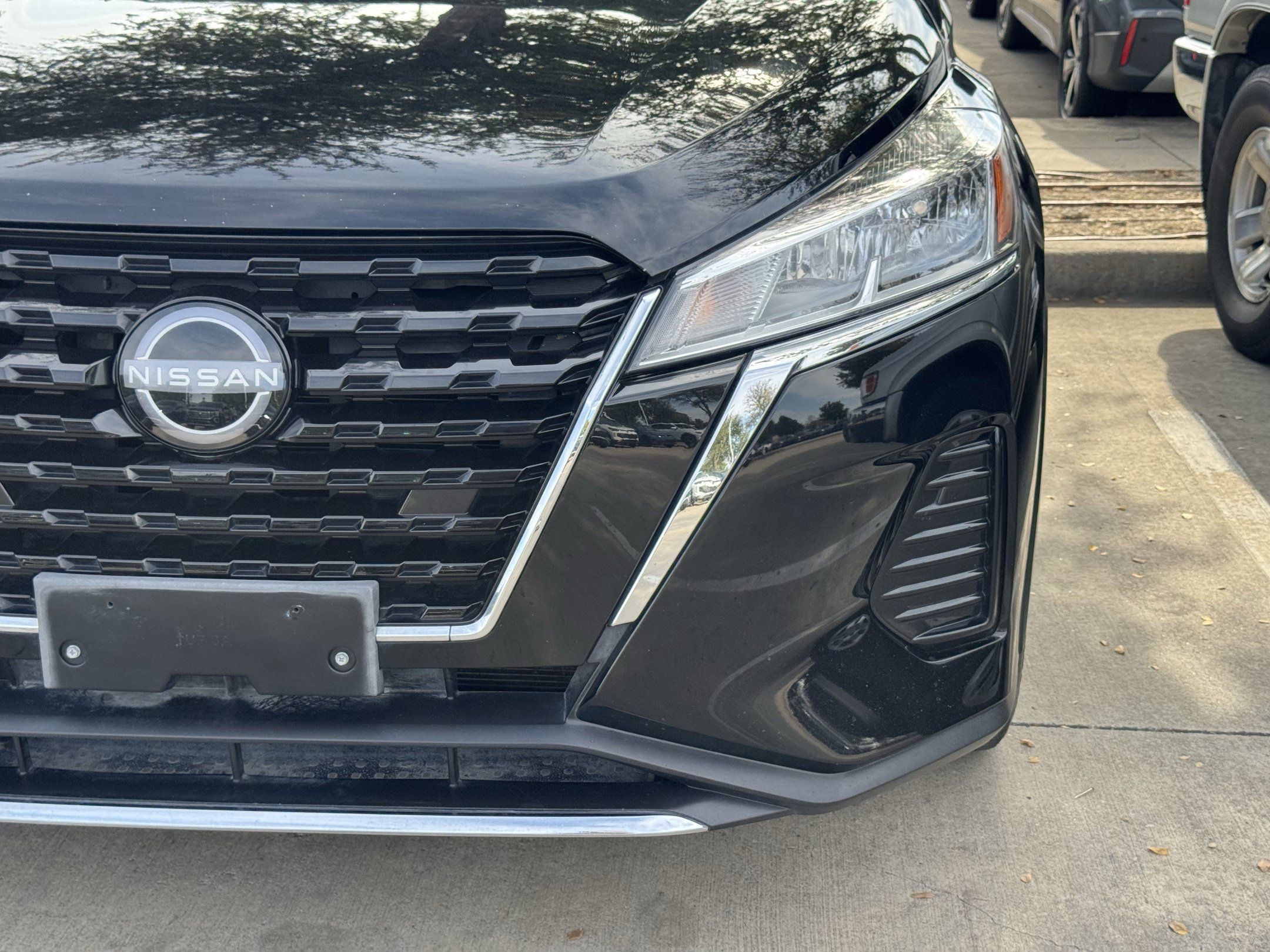 Used 2023 Nissan Kicks SV w/ Exterior Package FWD image 7