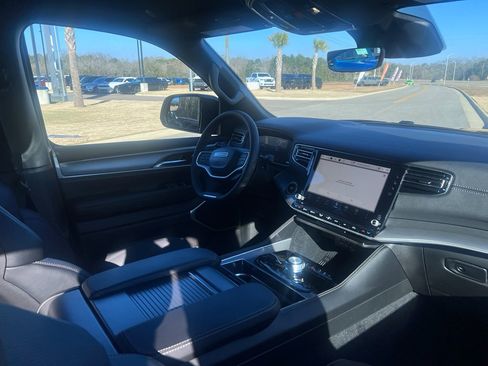 New 2026 Jeep Grand Wagoneer Limited w/ HD Trailer Tow Package AWD/4WD image 19