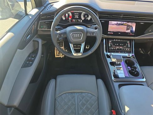 Used 2025 Audi SQ7 Premium Plus image 21