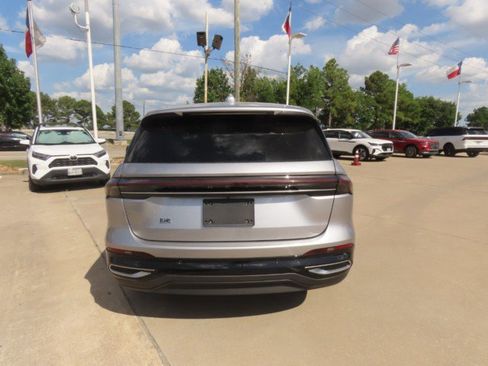 Certified 2025 Lincoln Nautilus Premier AWD/4WD image 11
