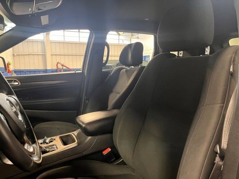 Used 2016 Jeep Grand Cherokee Laredo w/ Quick Order Package 23E image 22