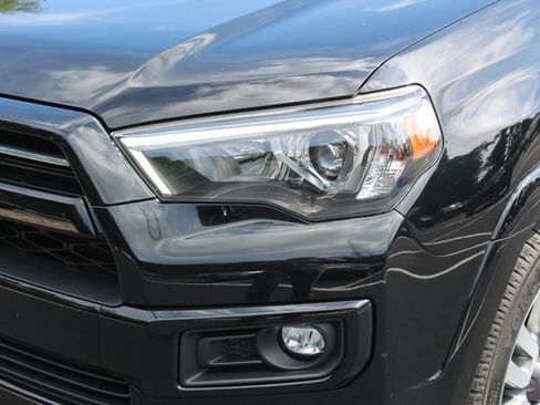 Used 2022 Toyota 4Runner TRD Sport AWD/4WD image 11