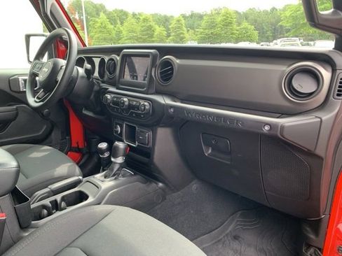 Used 2022 Jeep Wrangler Sport image 34