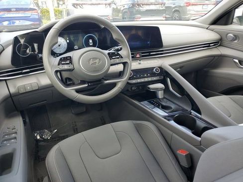 Certified 2025 Hyundai Elantra SEL w/ Cargo Package image 10