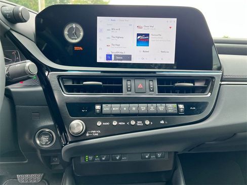 Certified 2024 Lexus ES 350 w/ Premium Package image 17