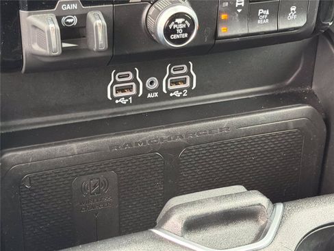 Used 2025 RAM 1500 Big Horn AWD/4WD image 30