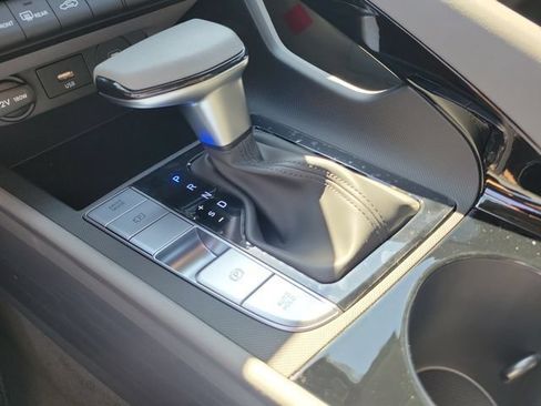 New 2026 Hyundai Elantra Hybrid FWD image 17