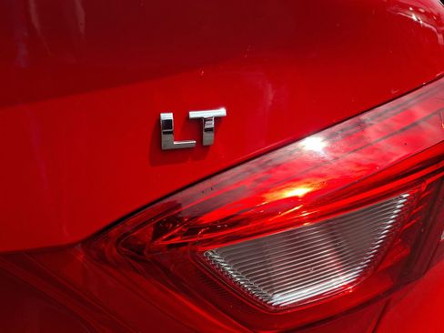 Used 2017 Chevrolet Cruze LT w/ Convenience Package FWD image 27