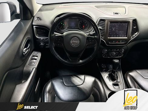 Used 2021 Jeep Cherokee Trailhawk w/ Sun, Sound & Nav Group AWD/4WD image 24
