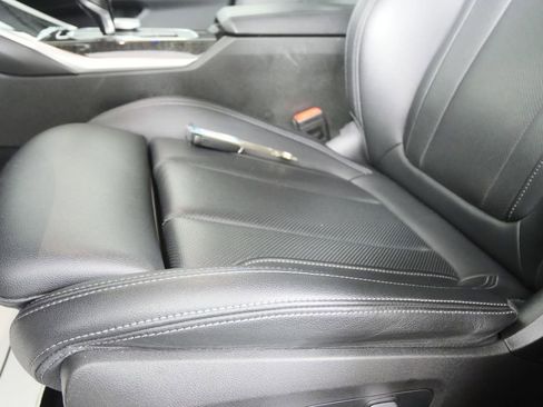 Used 2022 BMW 330i Sedan w/ Premium Package image 9