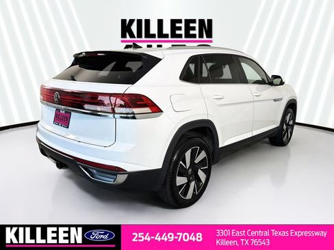 Used 2024 Volkswagen Atlas Cross Sport SE FWD image 8