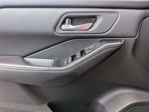 Used 2025 Nissan Rogue SV AWD/4WD image 25