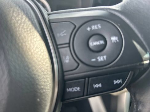 Used 2022 Toyota Corolla Cross LE FWD image 10