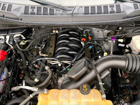 Used 2018 Ford F150 XLT w/ Equipment Group 302A Luxury AWD/4WD image 30