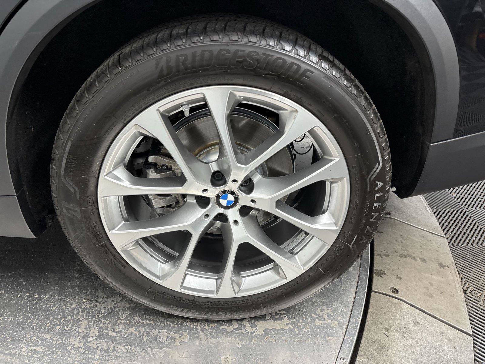 Used 2024 BMW X5 xDrive40i w/ Parking Assistance Package AWD/4WD image 27