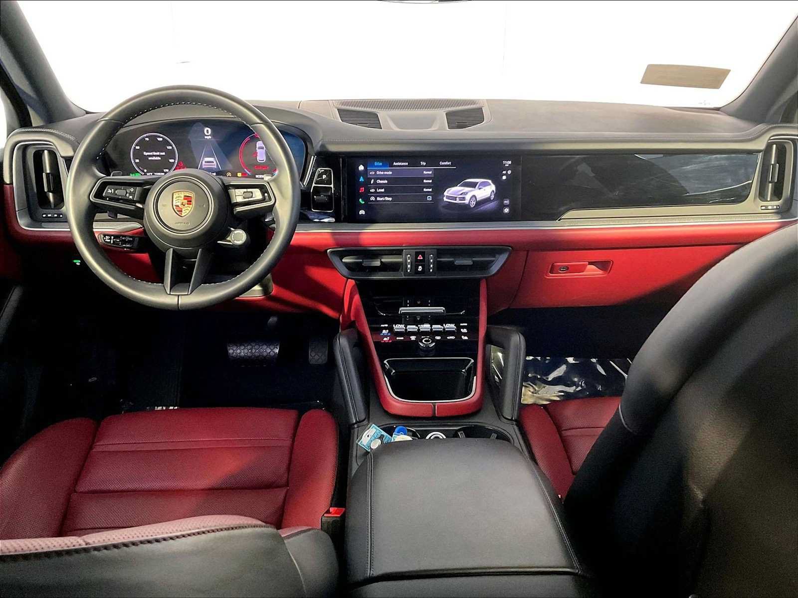 Certified 2024 Porsche Cayenne w/ Premium Package Plus (PFM) AWD/4WD image 14