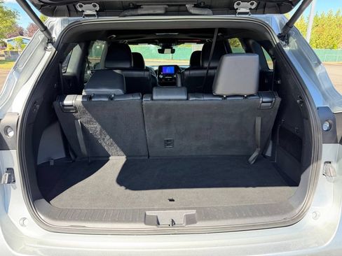 Used 2025 Toyota Highlander XSE AWD/4WD image 10