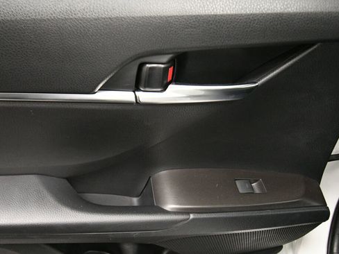 Used 2022 Toyota Camry SE w/ Carpet Mat Package (TMS) FWD image 21