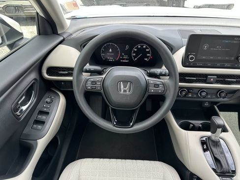 Used 2025 Honda HR-V LX image 13