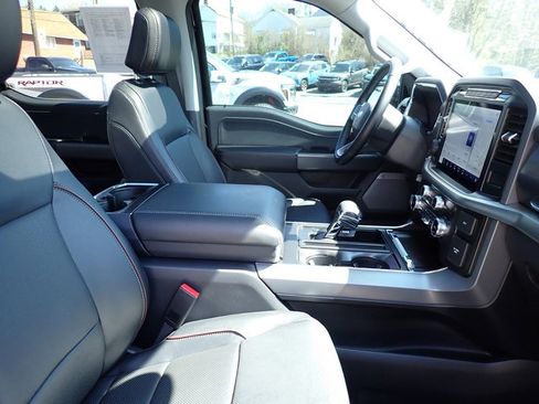 Used 2022 Ford F150 Lariat w/ Equipment Group 502A High image 9