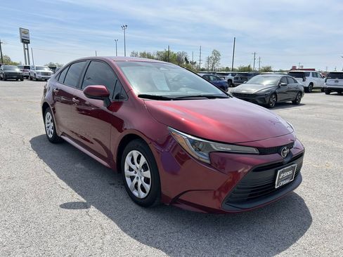 Used 2023 Toyota Corolla LE image 1