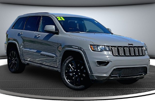 Used 2021 Jeep Grand Cherokee Laredo X AWD/4WD image 3
