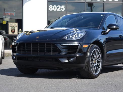 Used 2018 Porsche Macan Sport Edition image 3