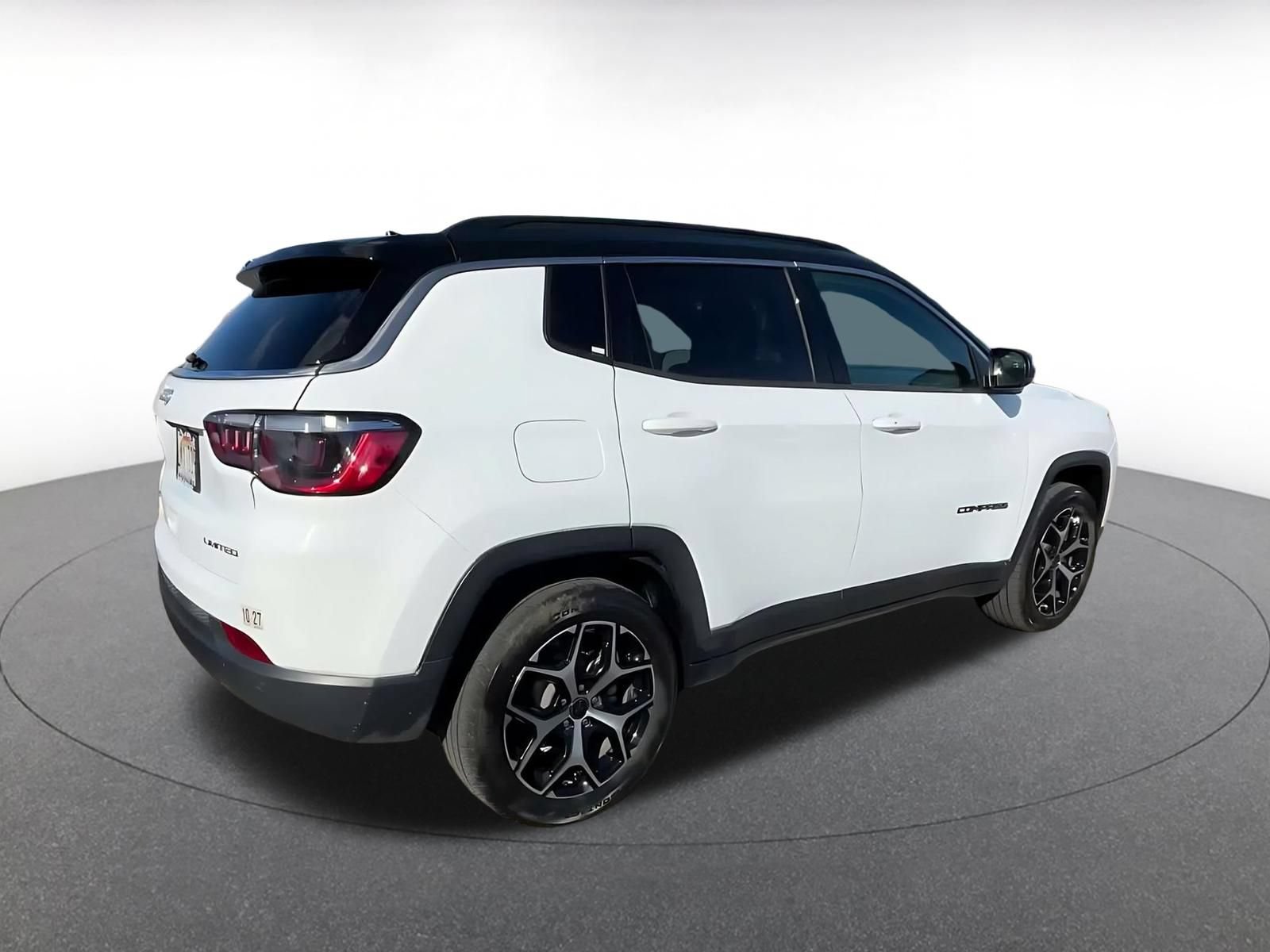 Used 2025 Jeep Compass Limited AWD/4WD image 12