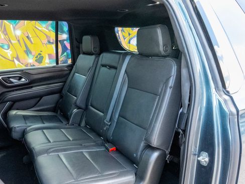 Used 2021 Chevrolet Suburban LT RWD image 34