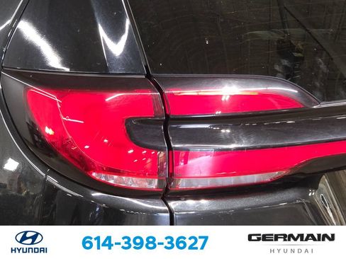 Used 2023 Chrysler Pacifica Touring-L FWD image 16