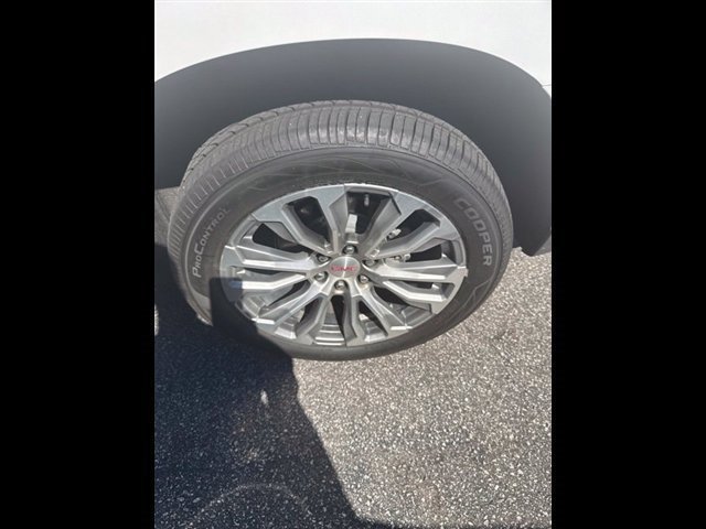 Used 2023 GMC Yukon Denali w/ Denali Reserve Package AWD/4WD image 11