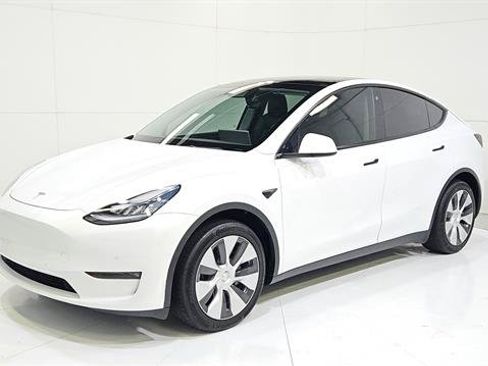 Used 2021 Tesla Model Y Long Range AWD/4WD image 3